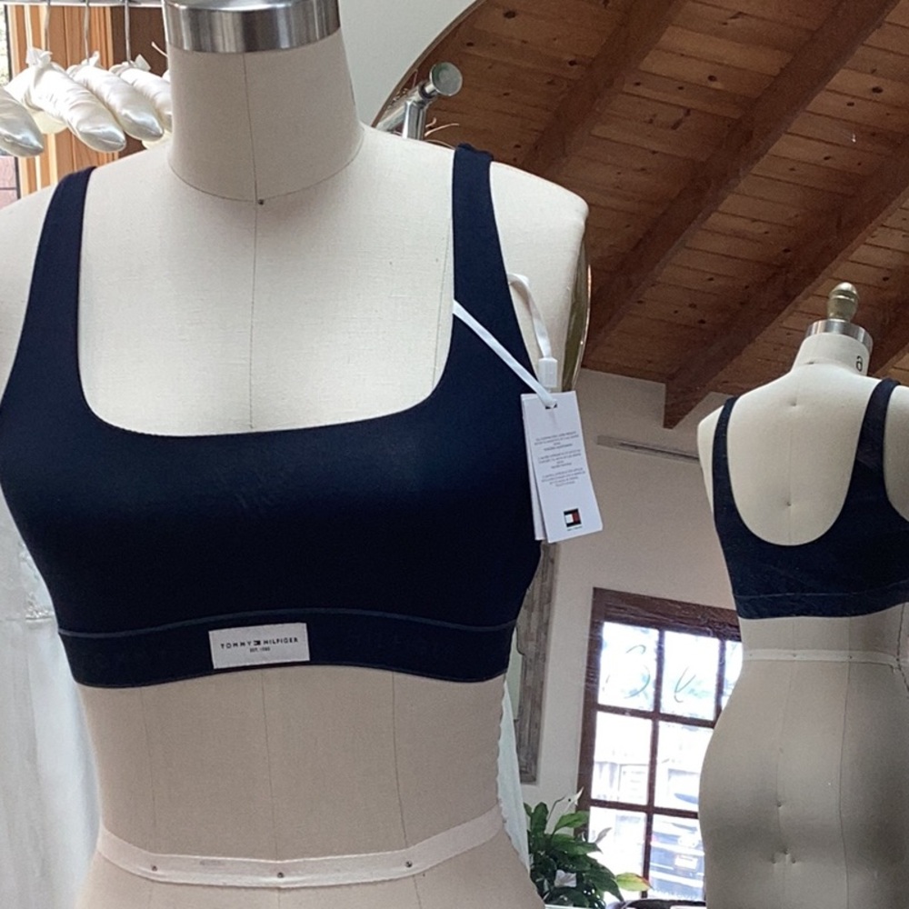 Tommy Hilfiger Women's Navy Sports Bra